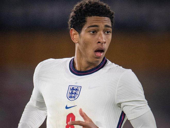 NBA历史上最强的30号巨星是库里，选择这个号码的巨星少