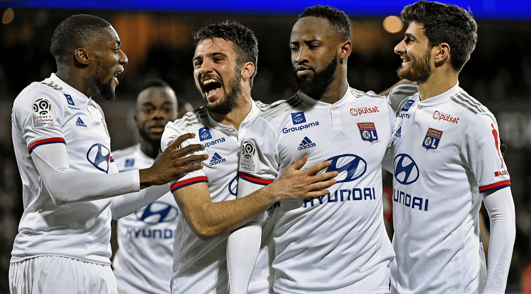 解析费城费城人队主场“嘘声文化”对客队投手心理的抗压测试