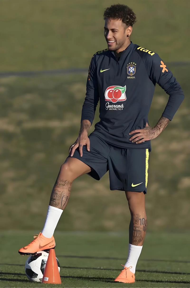 场上球衣和门将服都回到90年代了！钩子给非洲雄鹰安排的这波操作非常到位！（90年代风格强势回归：钩子为非洲雄鹰打造的球衣与门将服这次安排到位！）